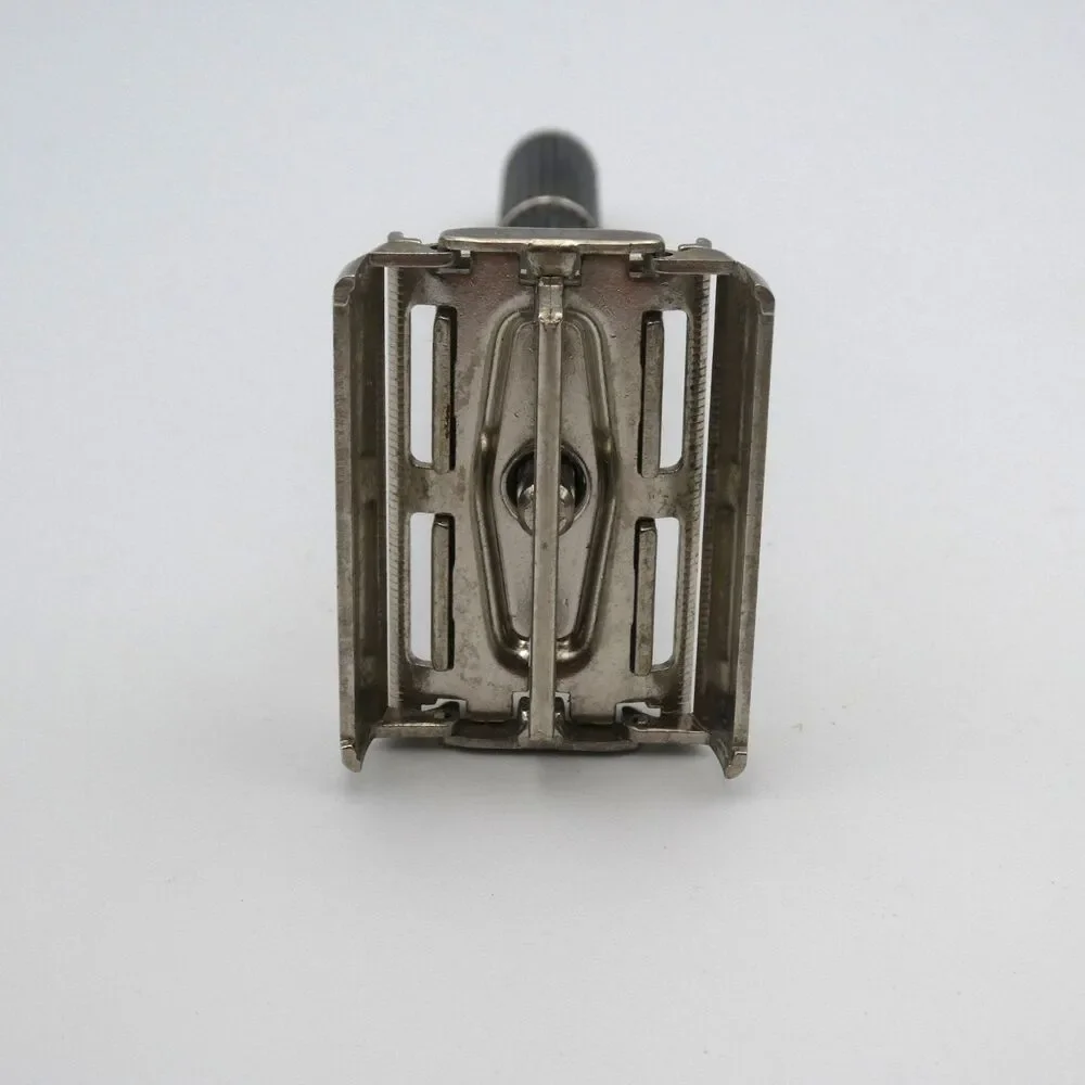 Vintage 1970 Gillette P2 Black Beauty Super Adjustable 109 Safety Razor TTO